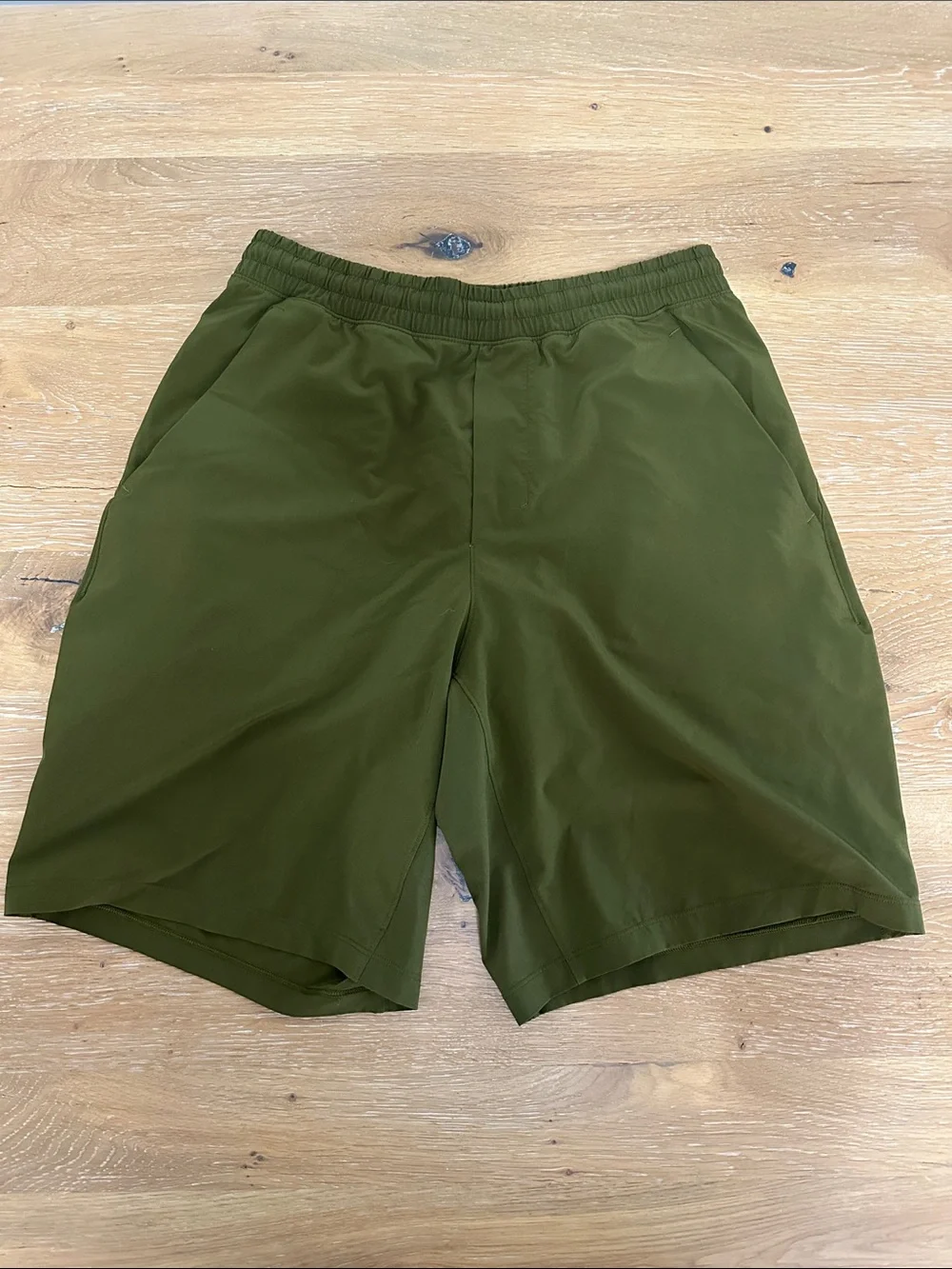 Lululemon men’s green shorts size medium